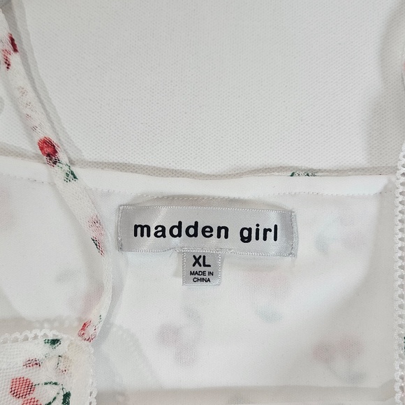 Madden Girl Cami Top Womens XL Cherry Print Red Spaghetti Strap Summer Blouse - Picture 5 of 6